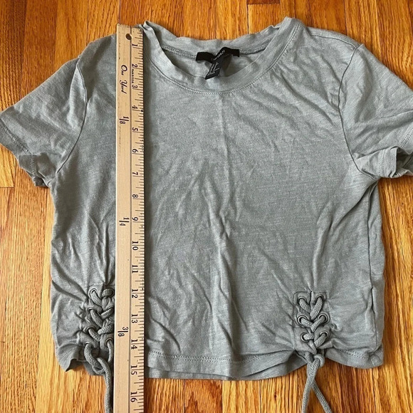 Forever21 T-shirt - Picture 1 of 4